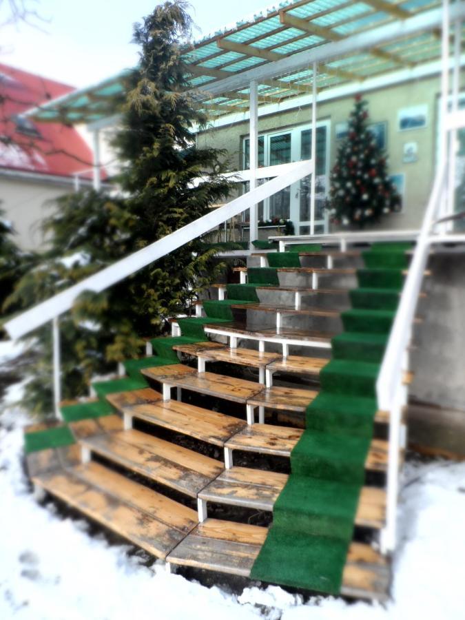 "Ранчо" - Тераса Квіти Сад Appartement Oezjhorod Buitenkant foto